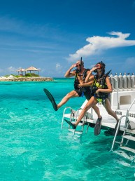 Caribbean Scuba Couple